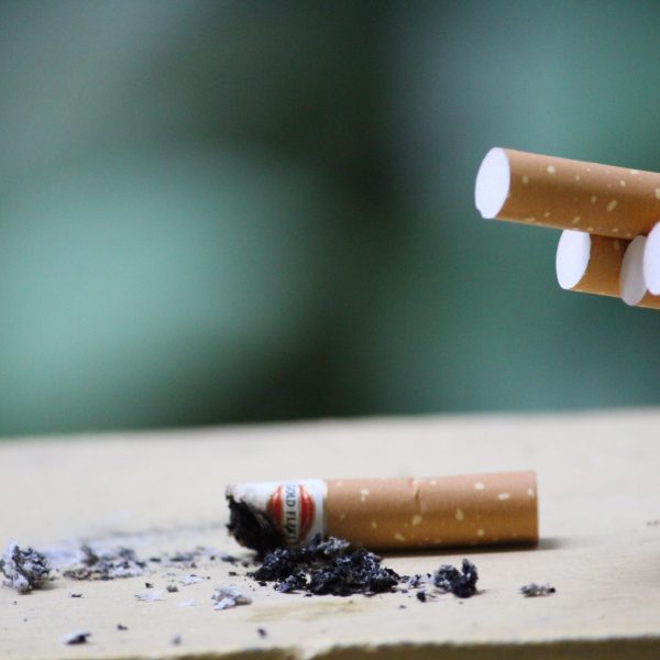 Dia Mundial Sem Tabaco alerta que o tabagismo aumenta o risco de AVC - Pexels.com - Basil MK